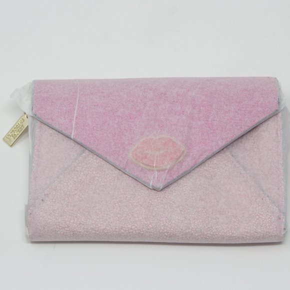 Victoria’s Secret Lips Card Holder with 💖keychain - Picture 10 of 10